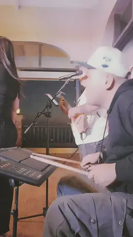 Mukhang madaming TUKSO ang lumapit sa mga kagawad na are. 😂  TUKSO (cover) - SwingShift Symphony #fyp #foryoupage #acousticcovers #AcousticTRIO 