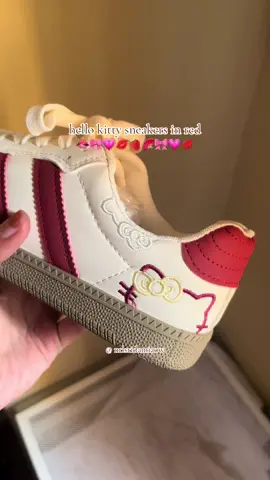 hello kitty lovers, come get this superior shoes. embroidery dia serious cantik and kemas sangat. warna lain pun cantik hihi #hellokitty #hellokittysneakers #sneakers #sneakerswanita #shoe #fyp #kasutwanita 