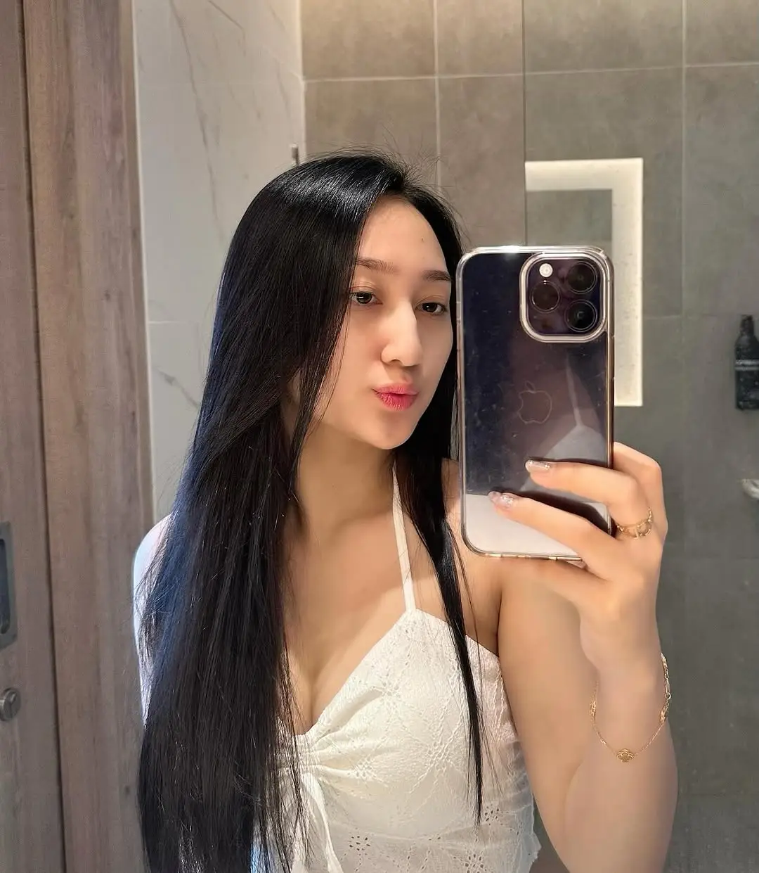 pesona cewek cantik🥰 #selebtiktok #artistiktok #cantiksekali❤️ #wanitatercantik #gayabebas #paprandom #sandrinaazzahra  @sandrinaazzhra 