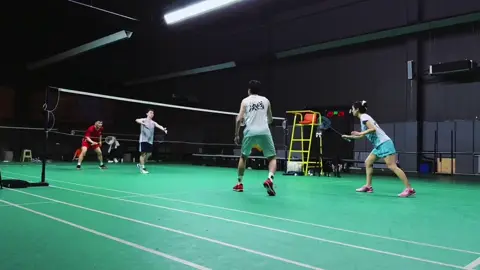 Trận đấu kịch tính #badminton #caulong #badmintonun #badmintonlovers #badmintontiktok #caulongphongtrao #badmintonplayer 