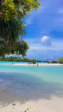 Pantai cantik ga jauh dari jakarta😍 #pantaiperawan #pulaupari🏖 #fyppppppppppppppppppppppp #fyp 