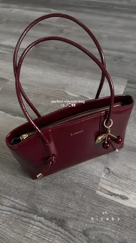 Perfect maroon bag💌 #shoulderbag #gracebag #lunera 