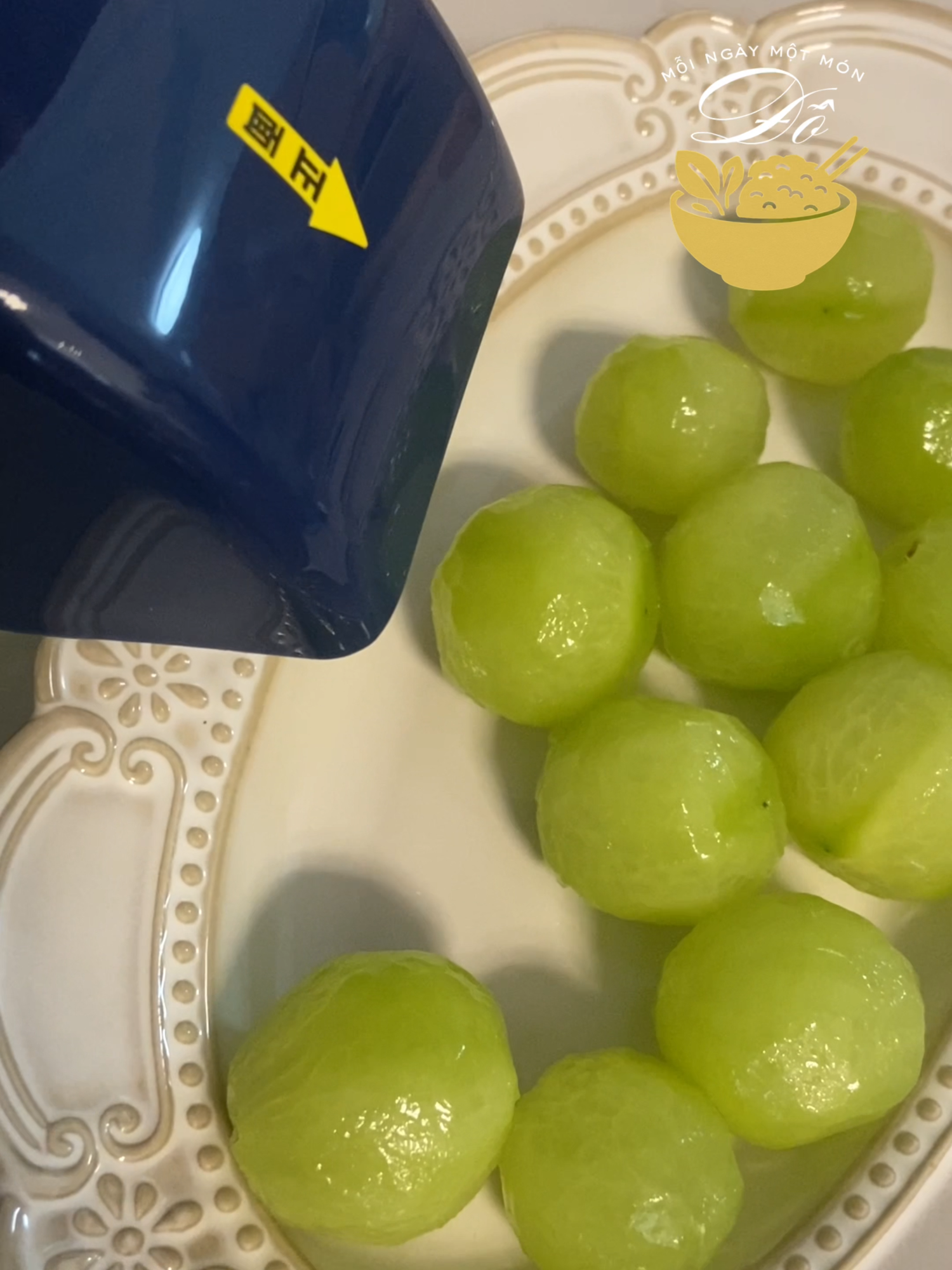 Chiếc máy gọt vỏ nho, vỏ trái cây tự động – vừa tiện lợi, vừa đáp ứng đúng nhu cầu, giúp việc chuẩn bị hoa quả trở nên nhanh gọn hơn bao giờ hết. Một trợ thủ đắc lực khiến cuộc sống hàng ngày dễ dàng hơn rất nhiều. #ĐỗMỗiNgàyMộtMón #MáyGọtVỏ #TiệnLợi #HoaQuả #GiaĐình