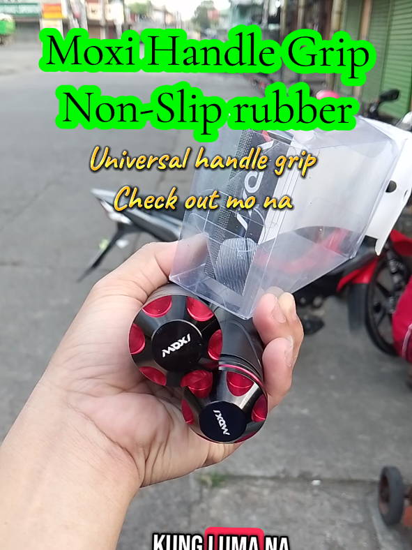 Baka luma na handle grip palitan mo na Yan nang bago....Rubber na ...kaya check out na..#moxihandlegrip #handlegrip #motorcyclehandlegrip #grips #motorcycle #rubbergrip #moxigrip #lovemotorcycle #totoshop 