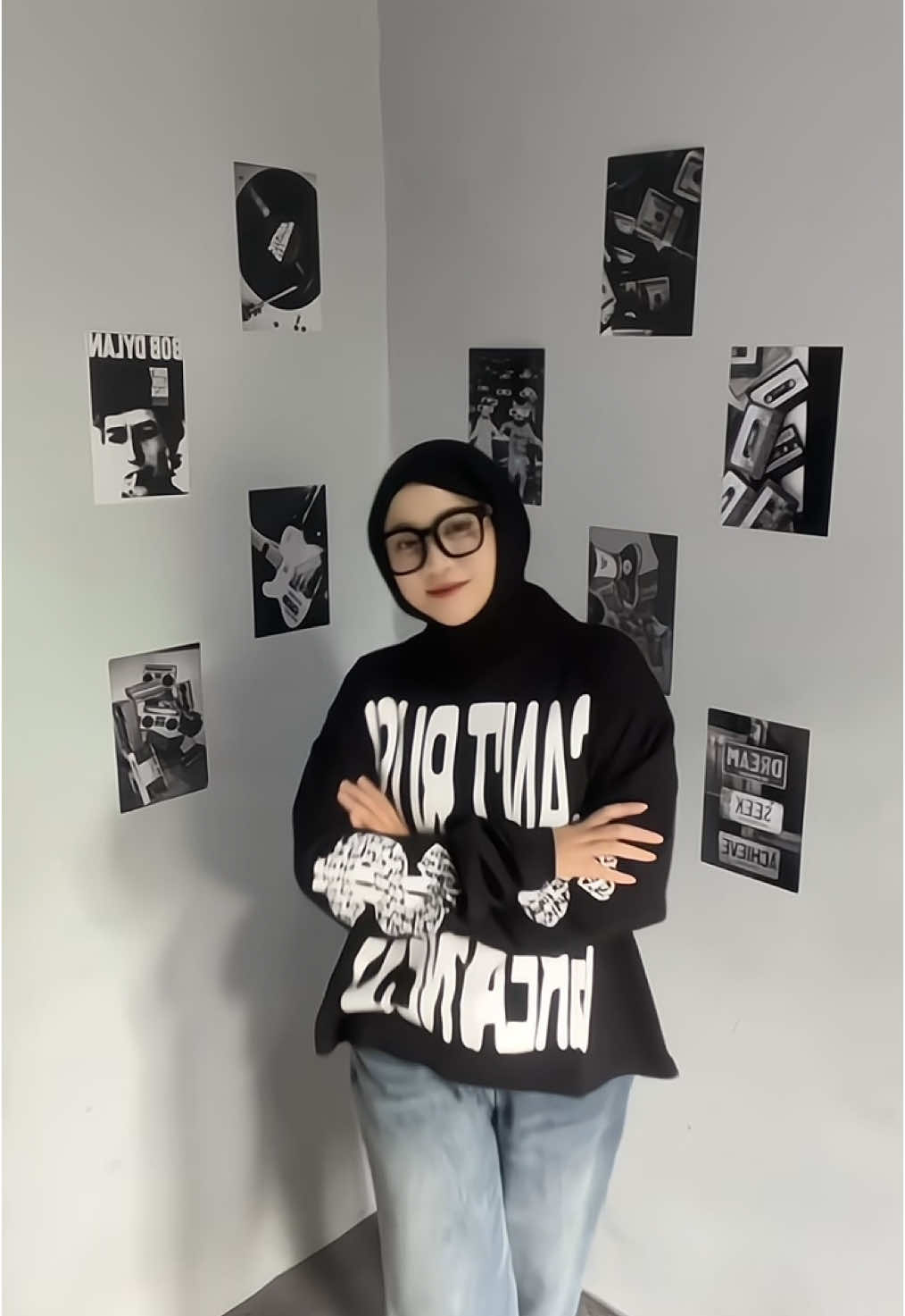 berasa tambah keren pake longsleeve dari @MOXIE INCONSPIRACY ❤️‍🔥