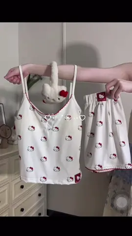 น่ารักเซ็กซี่ในตัวเดียวกัน🍒😻  #hellokitty #kitty #kittycat #OOTD #outfit #ชุดนอน #ชุดนอนผู้หญิง #ชุดนอนน่ารัก #ชุดนอนเซกส์ซี่ #hellokittygirl #hellokittyoutfit #fyp 