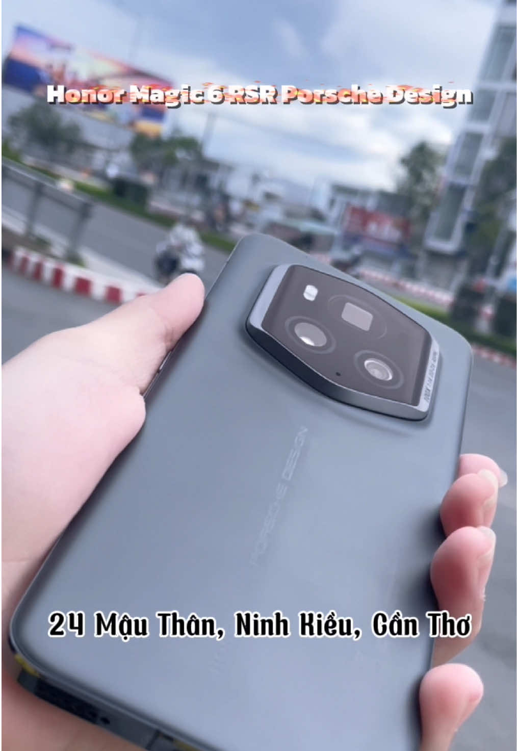Đẳng cấp trong từng chi tiết, Honor Magic 6 RSR Porsche Design – Chỉ cần cầm là thấy khác biệt. #honor #magic6 #didongbull #dienthoai #review #xuhuong 