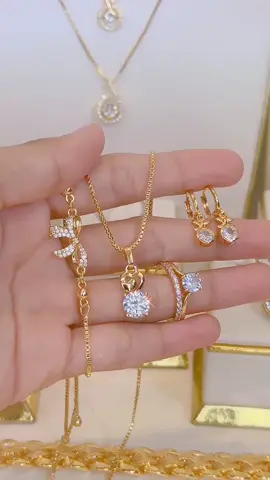 Promo merdeka dapat 4 perhiasan kapan lagi klo bkn menyambut kemerdekaan sebelum stoknya hbis ya #aksesoristrendi #promoguncang88 #pxmgrosir #WIBGAJIAN #tiktokjewelry #setperhiasan 