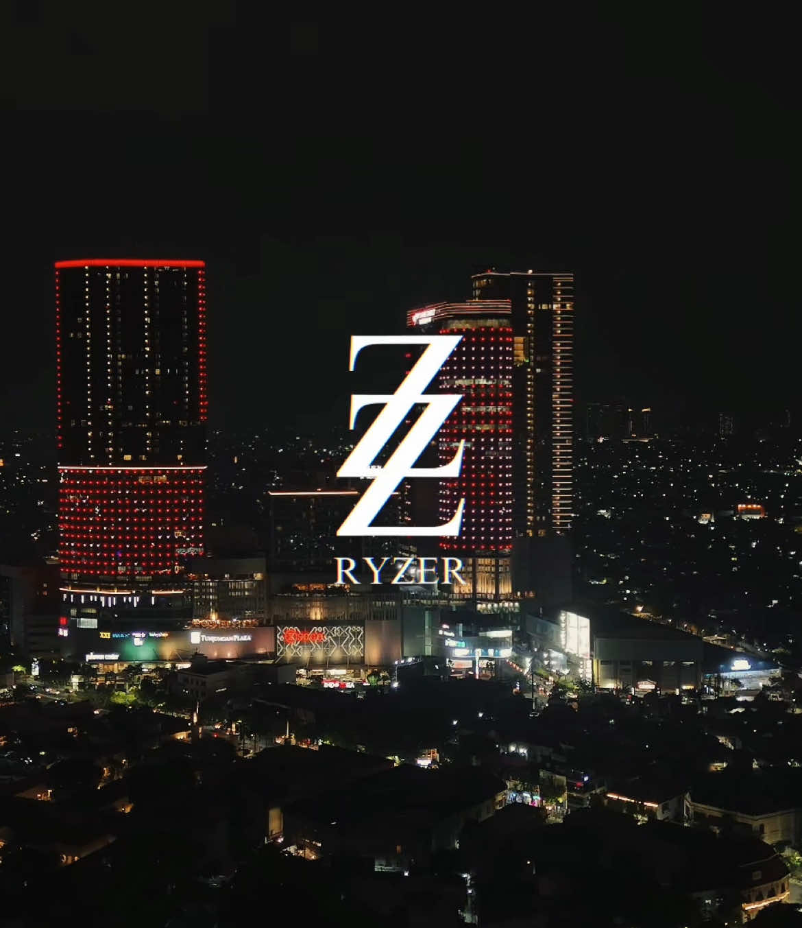 Surabaya, kota yang terus bergerak maju. Denyut perekonomian yang tak pernah tidur, dan teknologi yang menjadi nadi kemajuan. Inilah wajah masa depan di Kota Pahlawan.⚡️ #surabaya #surabayacity #indonesia #jawatimur 