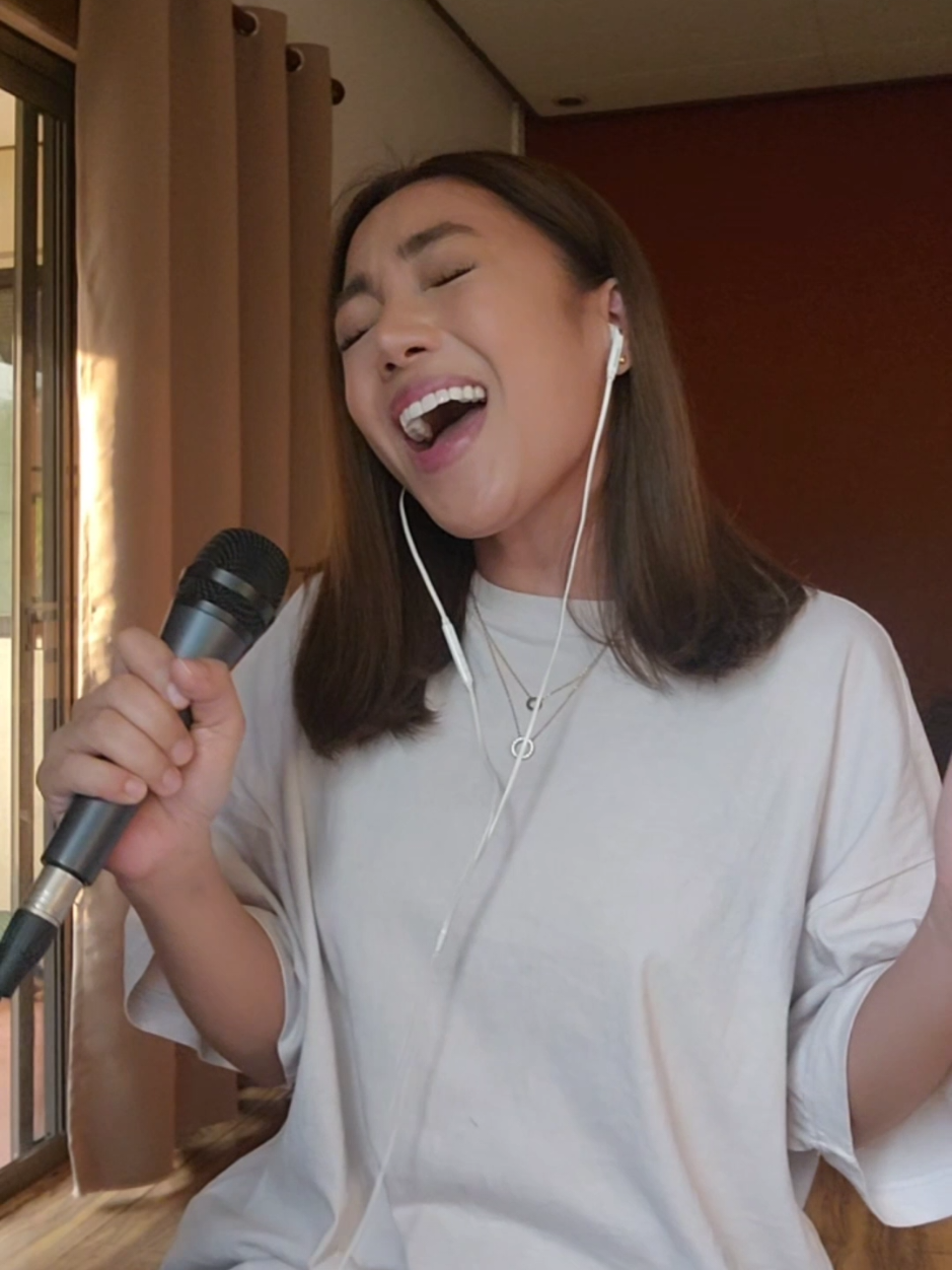 GOLDEN slow version full cover ✨️ special request ni @darrenespanto and our asap lady boss ms.jasmine 😅 pakahirap naman nitong kantang tuoh😅 #golden #jonagoldencover #kpopdemonhunters 