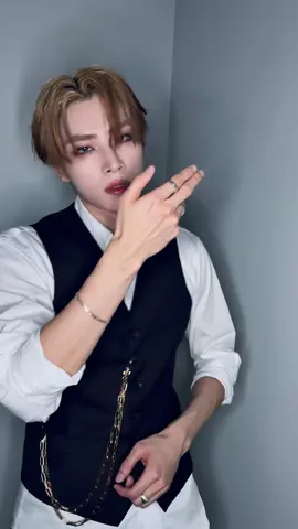 You wanna see this？ #xiaojun #肖俊 #샤오쥔 