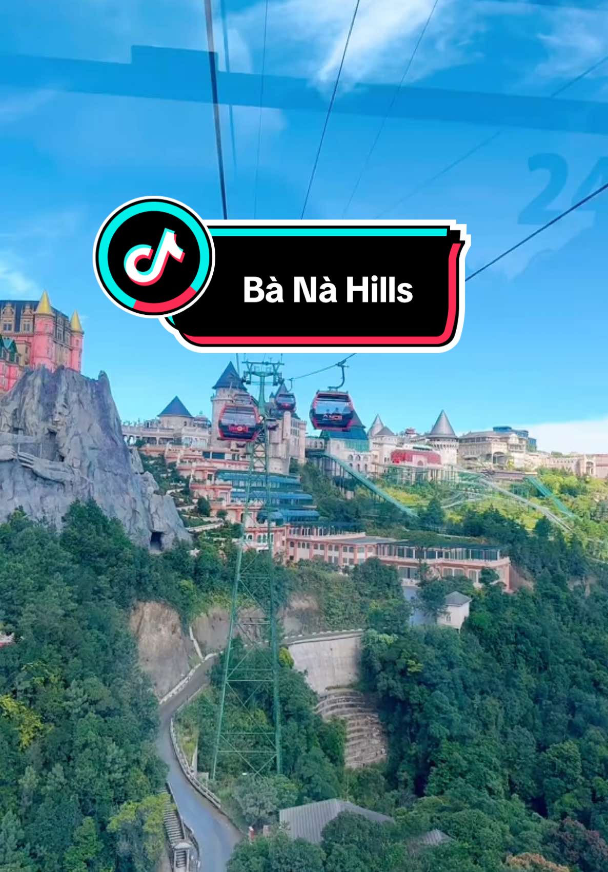 Nhìn cứ như trời Âu luôn á, mê quá Bà Nà ơiiii🫶 #banahills #banahills_danang #danang #xuhuong #banahills🏰 #CapCut #fyp #trending #dulich #captreo  #dulichdanang #viralvideo 