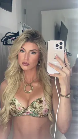 either i think im prettier than i actually am or i’m shadowbanned asf which is soooo annoying