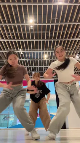 @nat✌🏻 @leqi👾 dc: @syamzack @EQUIPO #fyp #dance #trend #dancer 