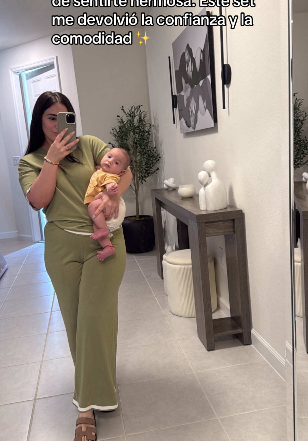 “Mamá, pero con estilo 💖”  #posparto #mamaconestilo  #ootdmomfashion #momlife #ouftitideas #momtiktok #momstyle 