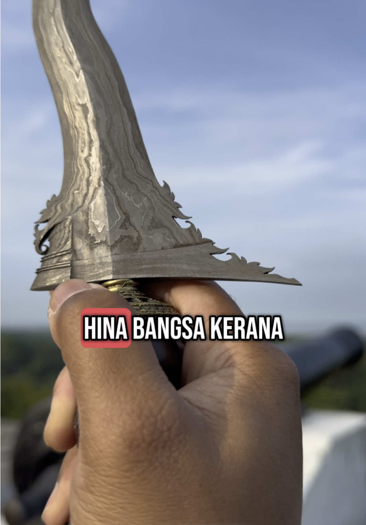 Keris Berkarat Masih Boleh Dirawat… #keris #pusaka #warisan #melayu #perhiasan #rumah #pakaian #diri #pendekar #silat #panglima #viral #trending #foryoupage #foryou #fyp 