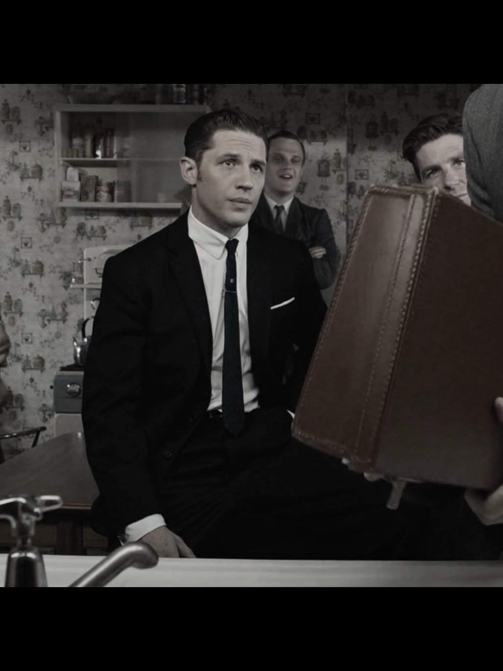 Thanks everyone for 40 thousand followers #tomhardy #fypage #legend 