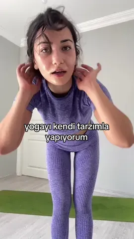 ya illa meditasyon ya da sakinleştirici müzikle mi yapmak zorundayız bu dayatmayı reddediyorum ve böyle aktif sıçramaları pozlarda bu tarz şarkılarla kendimi daha iyi hissediyorum #yoga #yogatrainer 