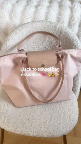 Back to school bag must haves 🩷🧸✏️ pack my longchamp le pliage with me #packmybag #packmybagwithme #aesthetic #girlytok #pinkbag #backtoschool #longchamp #longchampgirls #longchamplepliage #pinklongchamp #pink #barbie #newbag #aesthetic #girlygirl #fashion #fyp #longchamp #Unibag #packmyschoolbagwithme #schoolbag #schoollife