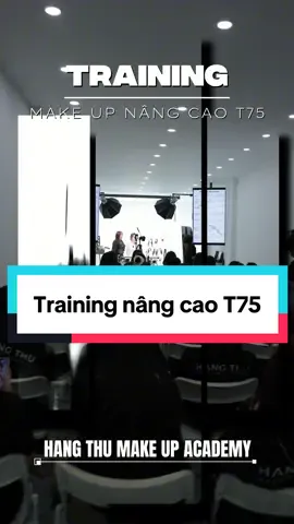 🚨 HẬU TRƯỜNG TRAINING KHÓA NÂNG CAO T75 HÀ NỘI🚨 Theo chân team Hằng Thu Makeup Academy khám phá hậu trường buổi training khóa Nâng Cao – nơi những kỹ thuật đỉnh cao, mẹo nghề độc quyền và kinh nghiệm thực chiến được bật mí. 🎯 Nếu bạn muốn nâng tầm tay nghề và chạm đến chuẩn chuyên nghiệp, đây chính là hành trình bạn không thể bỏ lỡ! 📅 Đăng ký ngay để trở thành một phần của lớp học này!
