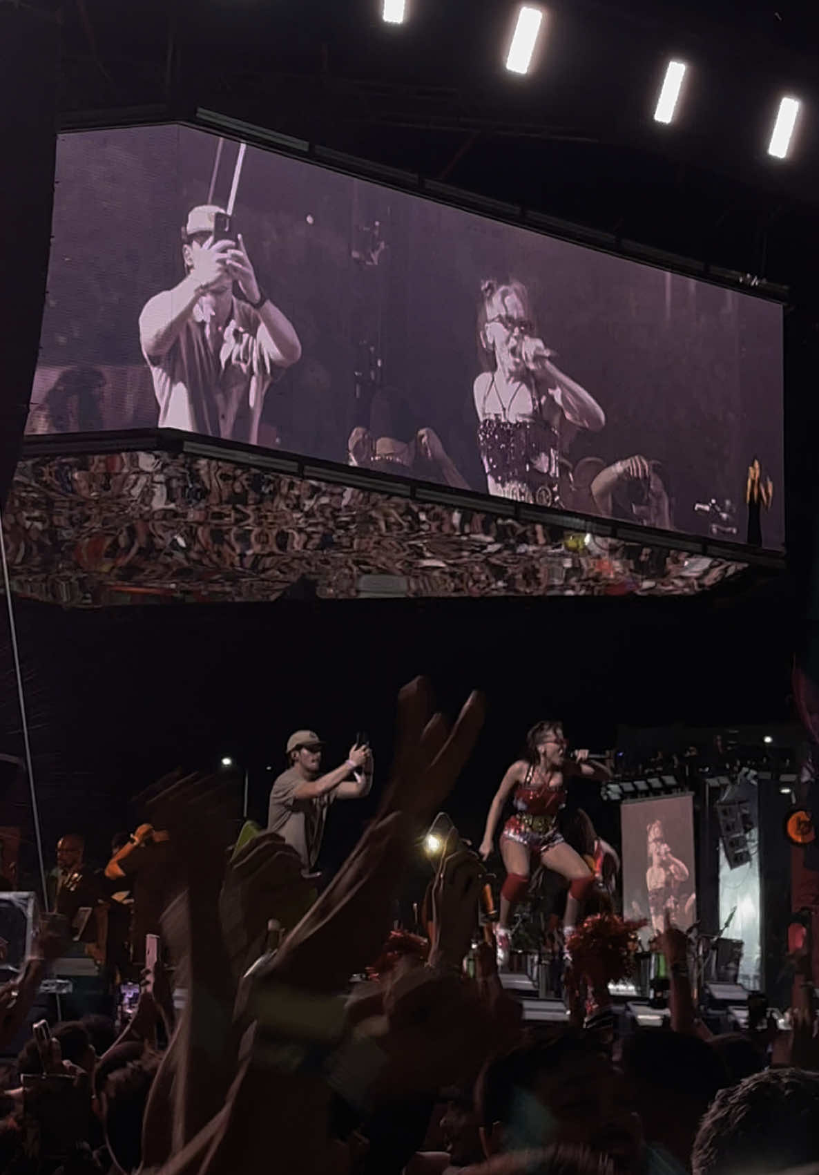 Fortaleza segue sendo o melhor dia 🙂‍↔️ . . . . . . #keinemusik #foryoupage #ensaiosdaanitta #anitta 