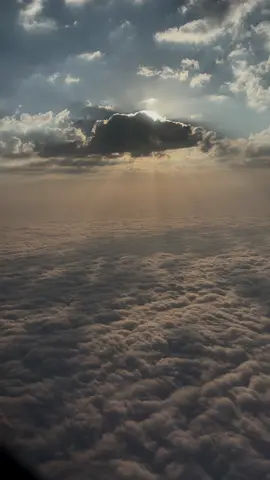 مشهد غروب الشمس وعودتها مع صوت الموسيقى ايقظ في داخلي إحساسًا غريبًا، إحساس ما اعرف اشرحه بالكلمات #fly #clouds #explore 