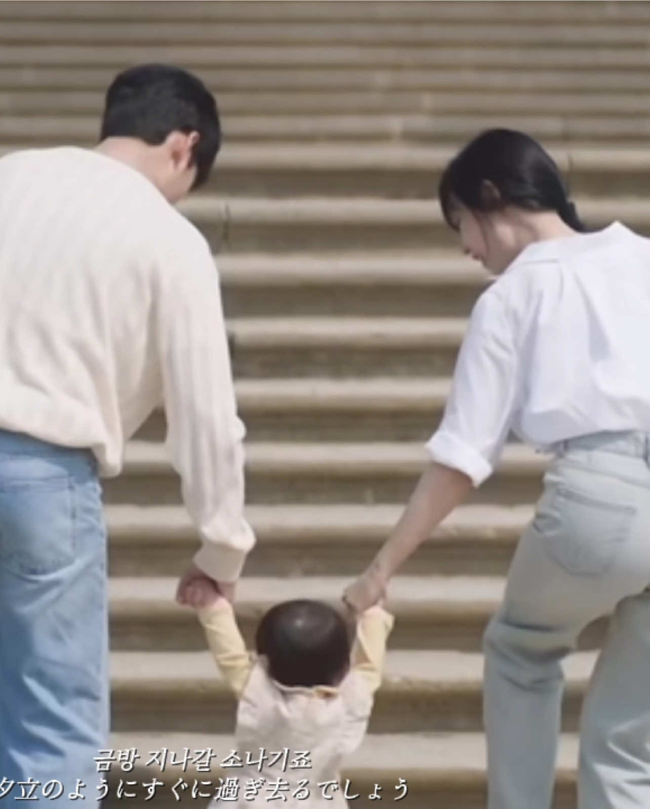 ヘインは自分のせいだと責任を感じて、ヒョヌは何もしてあげられない悲しみを感じて、一つの同じ屋根の下にいるのに、お互いが傷つかないようにこっそり泣いてる姿が切ない #おすすめ #涙の女王 #キムスヒョン #キムジウォン #ドラマ 