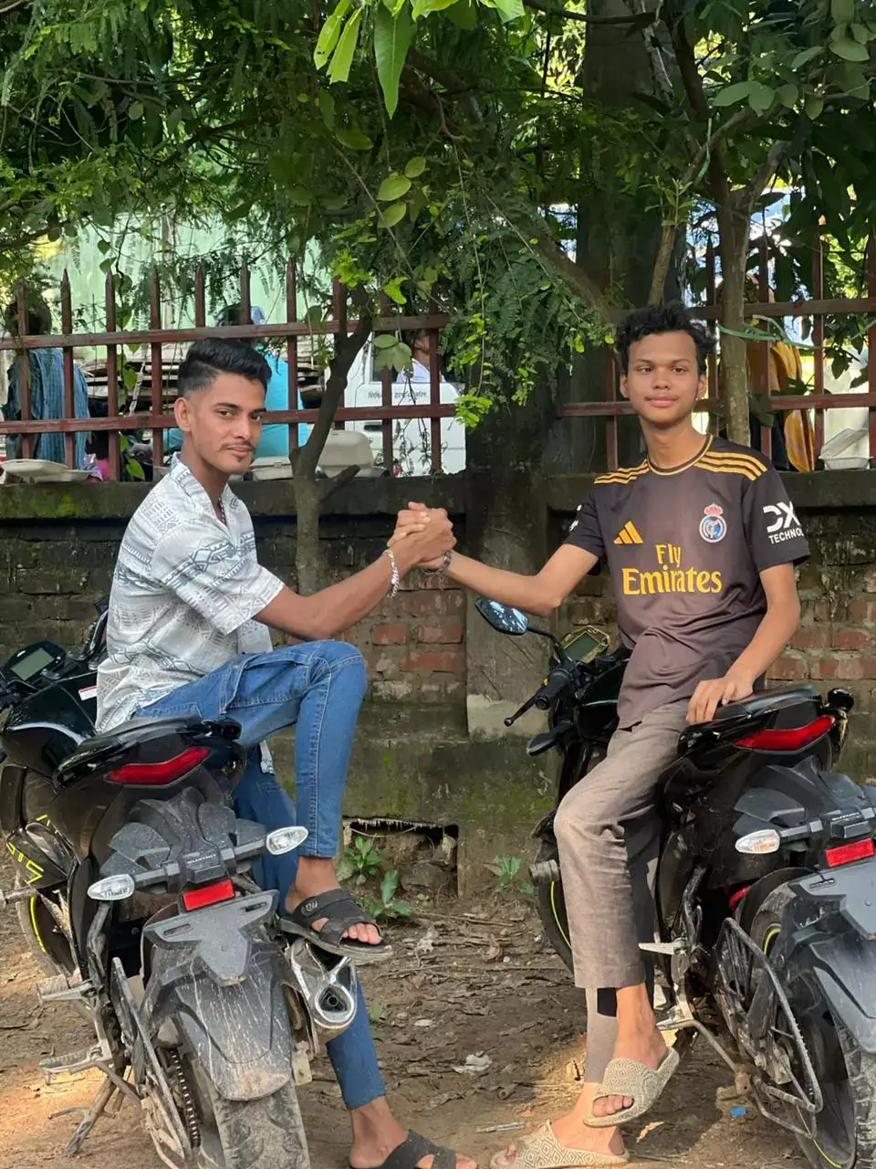 💗✊@rahathossain33 @Mohammad Arfat 