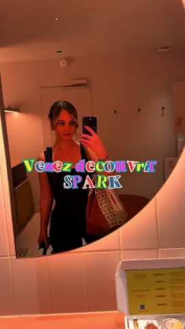 L’adresse sportive à ne pas manquer juste à côté de la Tour Eiffel ⭐️ @sparkclubparis   Ma deuxième maison  *contenu en collaboration 🤍