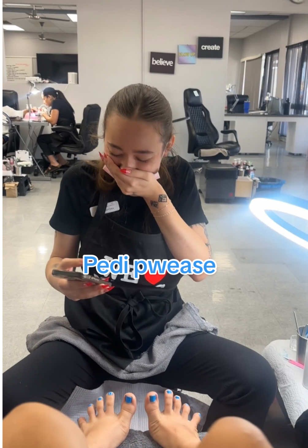 Not the TOE PICS, SPREAD THEM 😱 #pedicure 