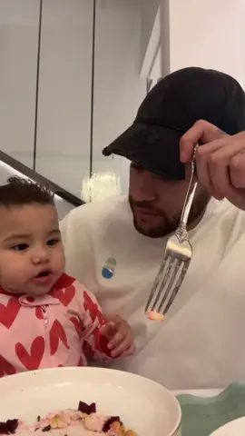 Happy Father's Day in Neymar. I think that since he became fathers again in October 2023 he has transformed it and that he has become the best father for his children  #neymarjr #brunabiancardi #bruney #mavie #neymara #pourtoi #fyp 