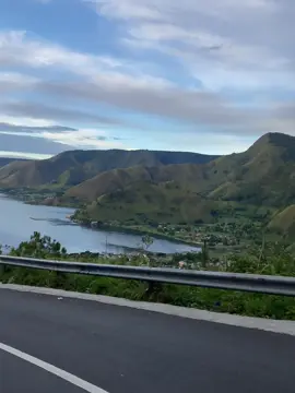 Kukira rindu melanda rupanya rindu udara dingin🥶#danautoba #tongging #paroposilalahi #medan #udaradingin #laketoba 