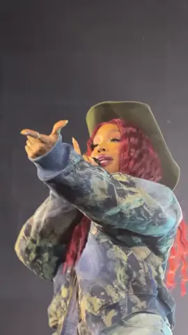 SZA performing “30 for 30” in Stockholm