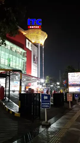 orang depok pasti punya kenangan disini. bener gak..? 😁