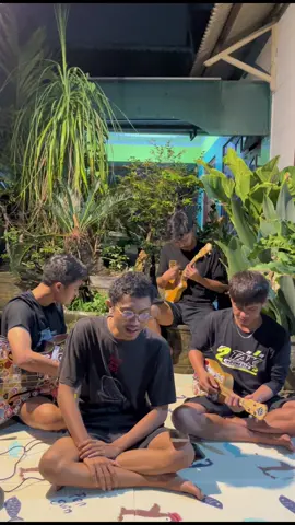 Short cover o, Tuan ~ .Feast🎧 wes penak durung ngene ki? #feast #otuan #keroncong #cover #fyp 