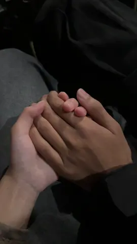 I finally held your hands#Love #fyp 