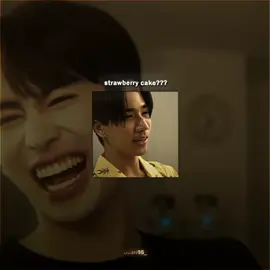 strawberry cake 🫦 #perfect10liners #perthsanta #perthtanapon #santapp #เพิร์ธแซนต้า #perthsantaedit #fyp 
