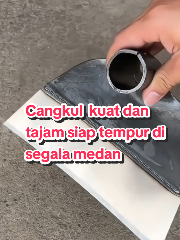 Cangkul  kuat dan tajam siap tempur di segala medan #cangkul #cangkulrumput #cangkul sawit super tajam bisa cod #alatpertanian #alatperkakas 