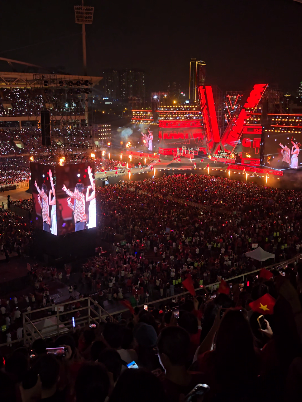 Tự hào Việt Nam.  #concertquocgia #toquoctrongtim #kieuhungmep 