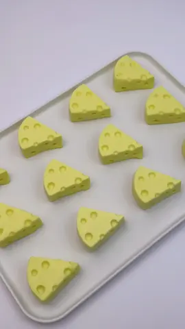 The 🧀 cheese that you can’t eat 🤨#tabasquishy #squishy #cheese #SmallBusiness #food #squeeze #StressRelief 