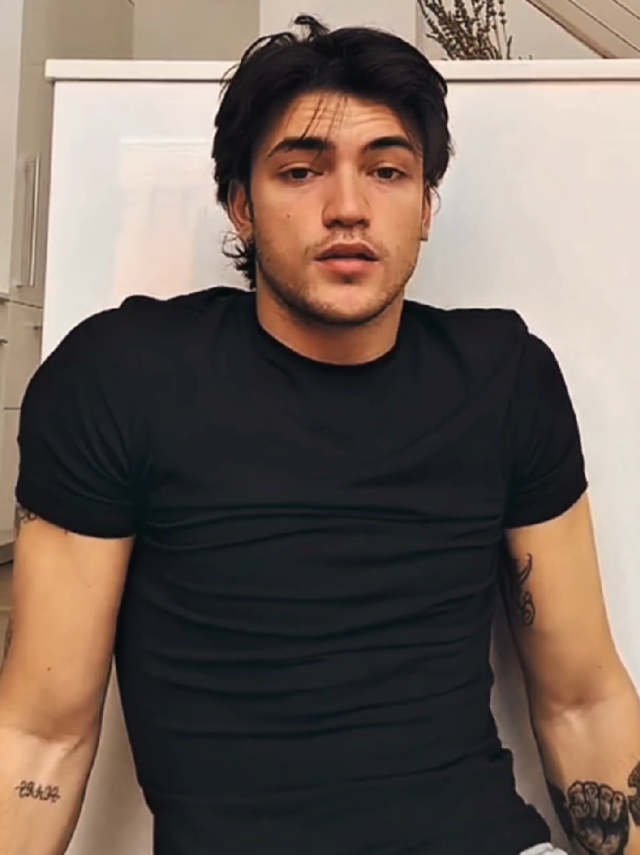 #juanperales : I want you to touch me there ❤️‍🔥 . . #sebas #netflixseries #parati #olymponetflix #olympoedit #netflix #olympo #roquesebas 