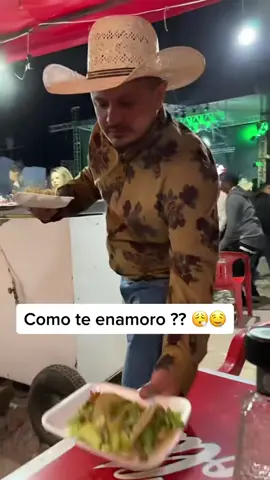 Tacos, tequila y mi habibi 😮‍💨🤤🤤🫶🏼 #frpシ #frpyシ #frpg #content #habibi #tacos #tequila #inlove #esposos 