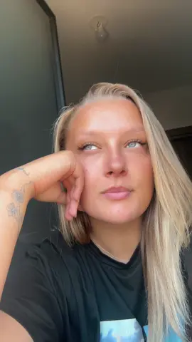 @MelyssaRnr🎙️👠💃 je t’aime 🥰 