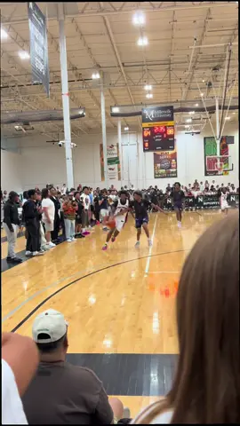 Edit: If your reposting my video please @ my insta @nyc_omardagod and this tiktok thank yall for the support)Repost from yesterday cause it flopped#fyp #viral #innit #rwe #zeddywill #basketball #funny #rodwaveelite #trending @Zeddy Will 🤠 @aka CBANDZZZ 🗣 
