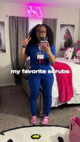 click the orange cart to purchase the most comfortable stylish scrubs 😍 they are true to size I’m wearing a size medium!!  #pharmacytechnician #retailpharmacy #blackgirlhealthcare #blackgirltiktok #walgreens 