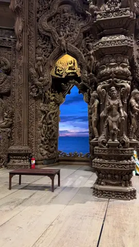 Do I even deserve this beauty? #nofilter #sanctuaryoftruth #thailand🇹🇭 #pattaya #traveltok 