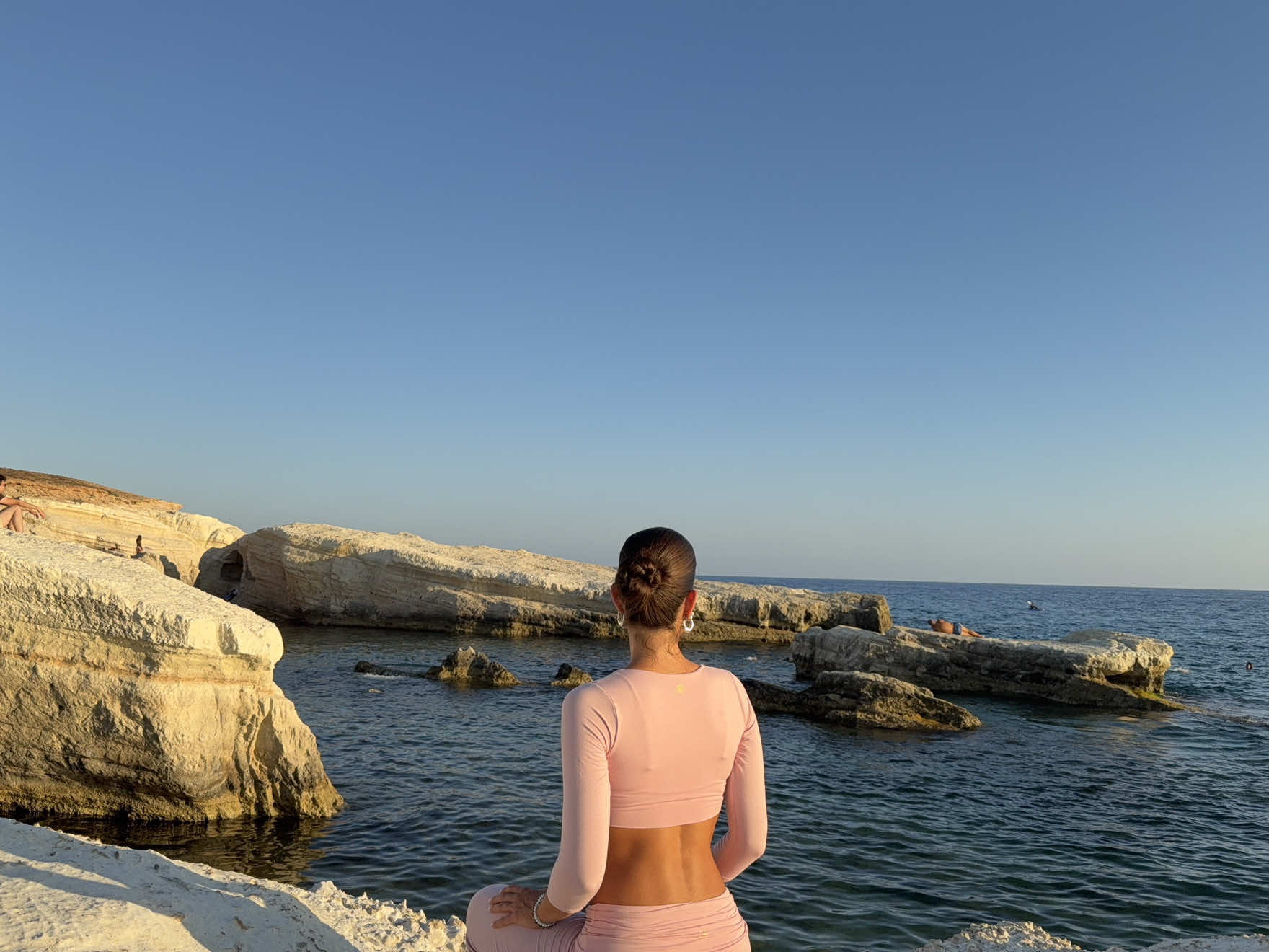 All I need #fyp #yoga #yogapose #yogapractice #yogaflow #morning #morningvibes #calming #ocean 