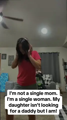 Single mom #Singlemom#singlelady#lonelywoman#alonetiktok#widowwoman#singlelife#question