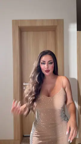 ارتست بدا تمرق ومش قادره 😹#fyp #explore #explorepage #foryou #خلود_اللبنانية #facemodel #الشعب_الصيني_ماله_ح #trending #fy #قسمه_ونصيب #