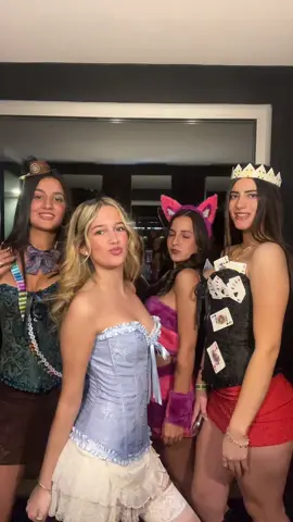 4/8 disfraces✅✅ #aliciaenelpaisdelasmaravillas #disfraz #bariloche #brc #promo25 